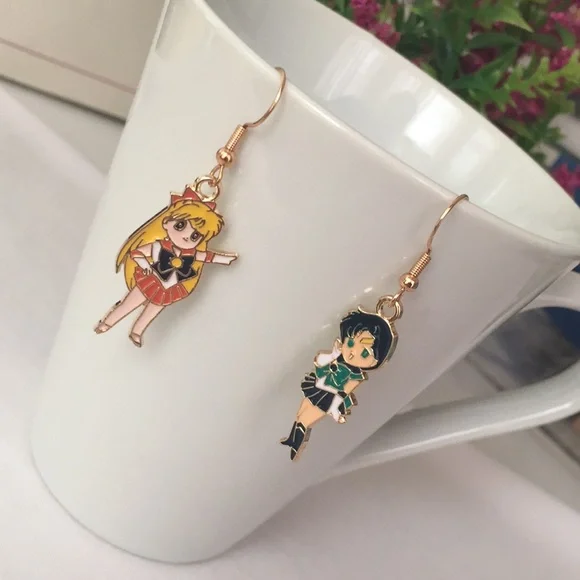 🍏50% OFF/3+...Set of 5 Sailor Moon Figures Earrings - Picture 14 of 16